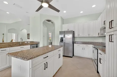10180 Lake Miona Way Oxford FL 34484