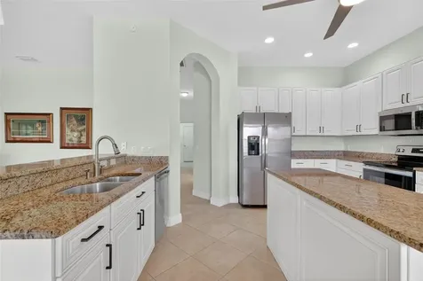 10180 Lake Miona Way Oxford FL 34484