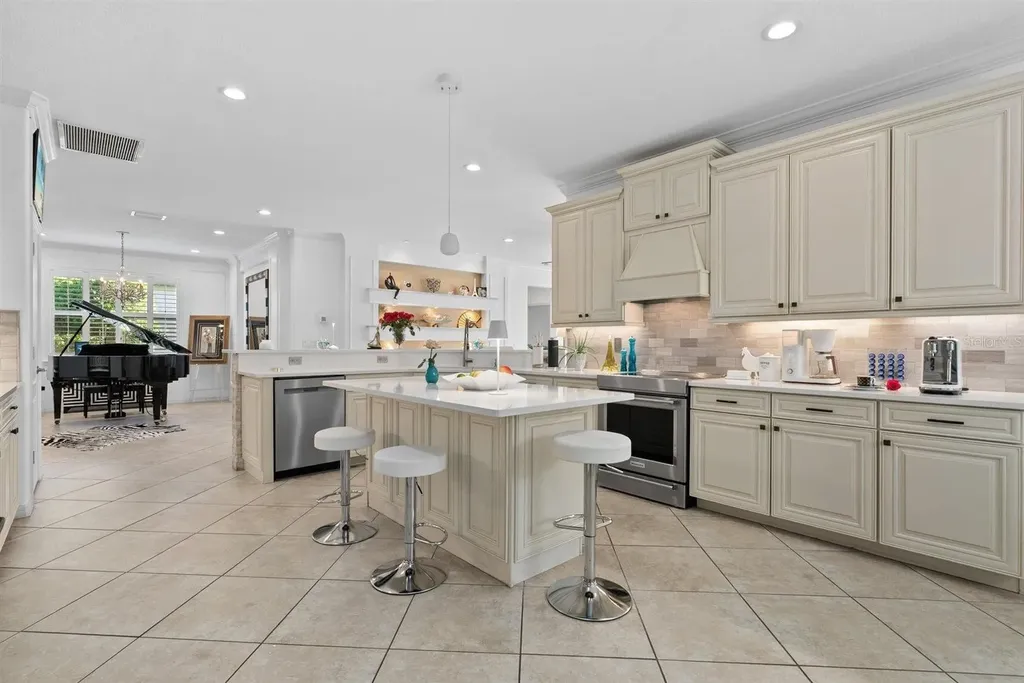 6860 Wild Lake Terrace Bradenton FL 34212
