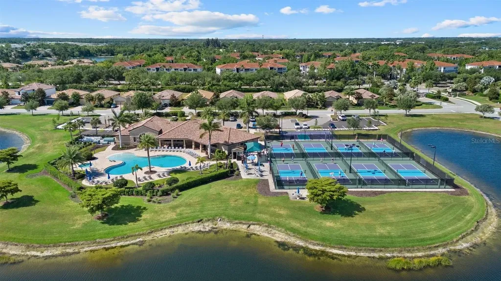 6860 Wild Lake Terrace Bradenton FL 34212