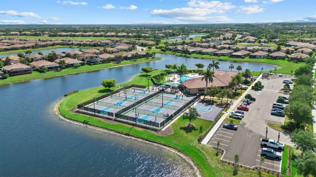6860 Wild Lake Terrace Bradenton FL 34212