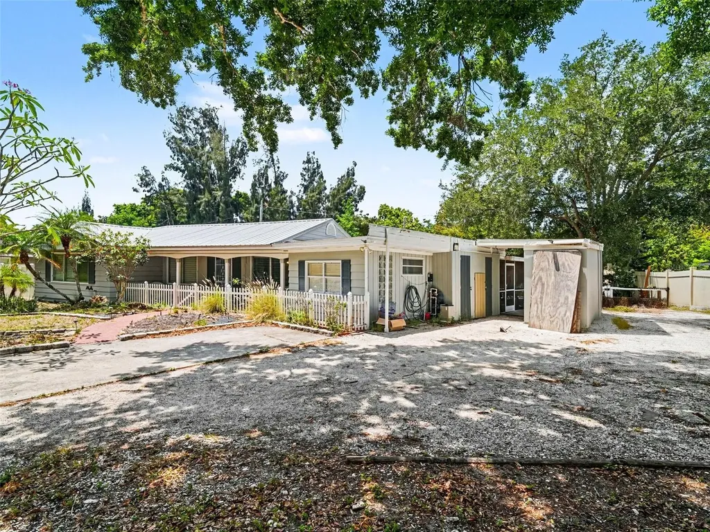 4304 Midland Road Sarasota FL 34231