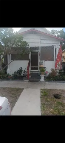 2126 W Pine Street Tampa FL 33607