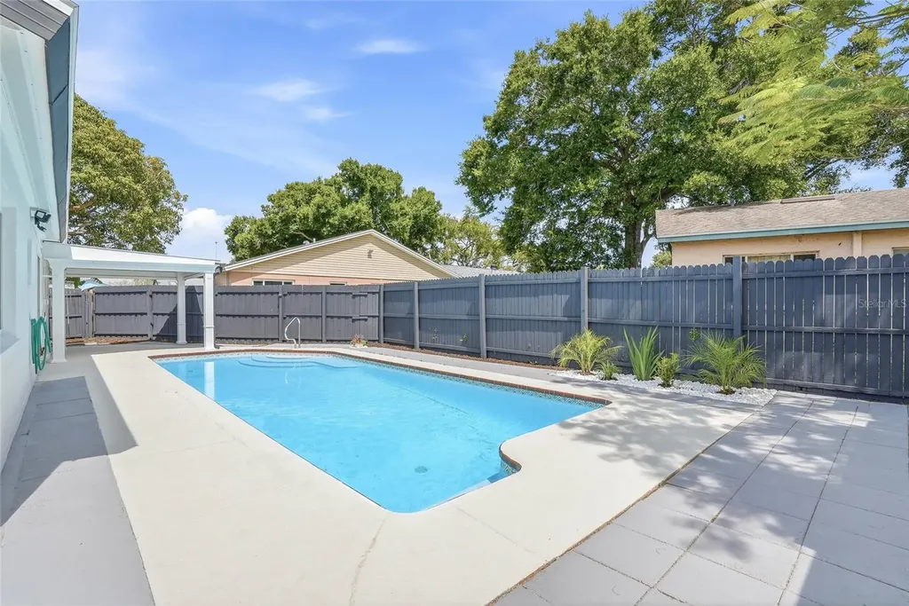 7037 124th Terrace Largo FL 33773