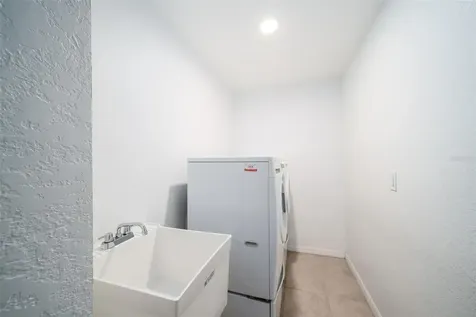 11200 Chalet Avenue Englewood FL 34224