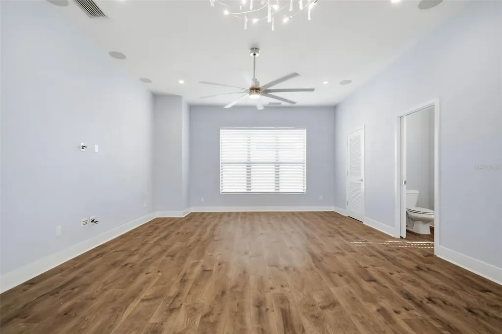 4810 W Mcelroy Avenue Tampa FL 33611