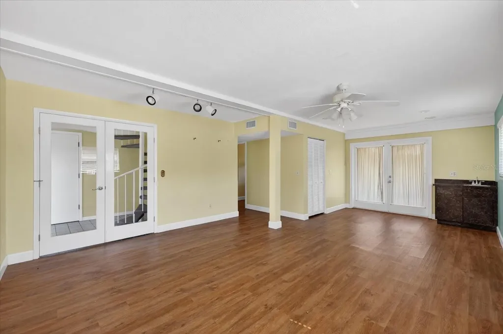 1005 Beaver Drive Tarpon Springs FL 34689