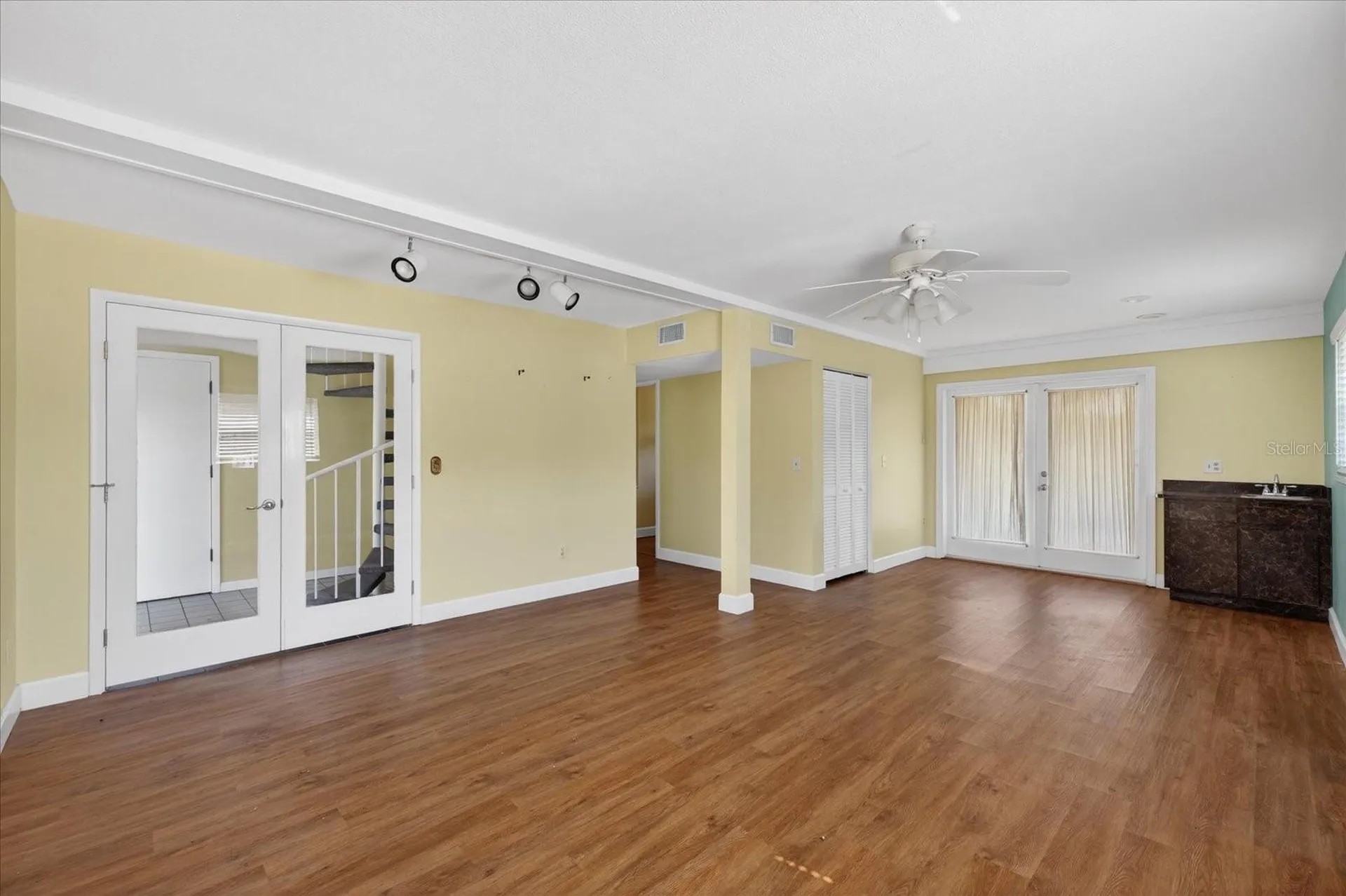 1005 Beaver Drive Tarpon Springs FL 34689