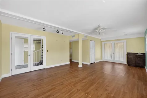 1005 Beaver Drive Tarpon Springs FL 34689