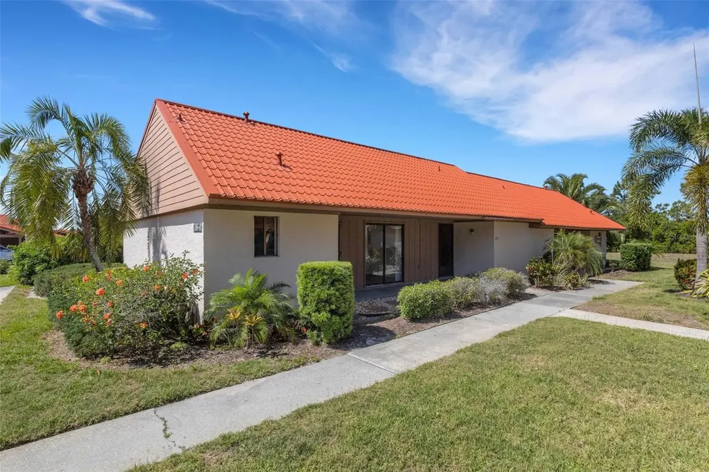6392 Draw Lane Sarasota FL 34238