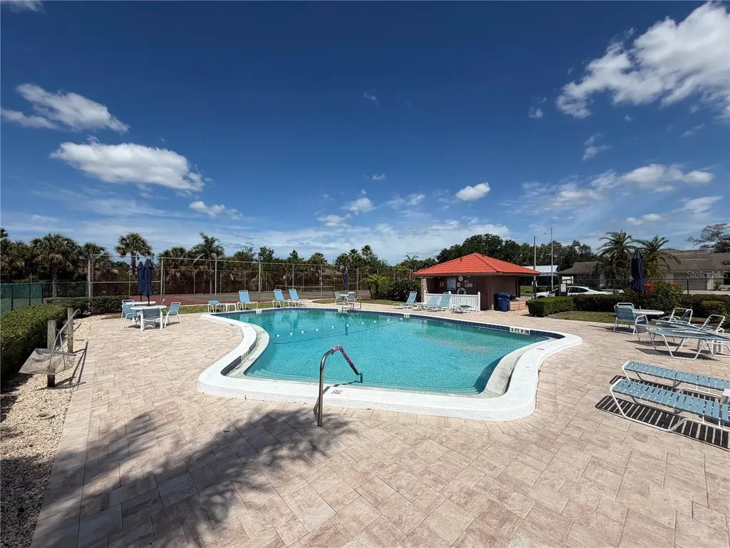 6392 Draw Lane Sarasota FL 34238