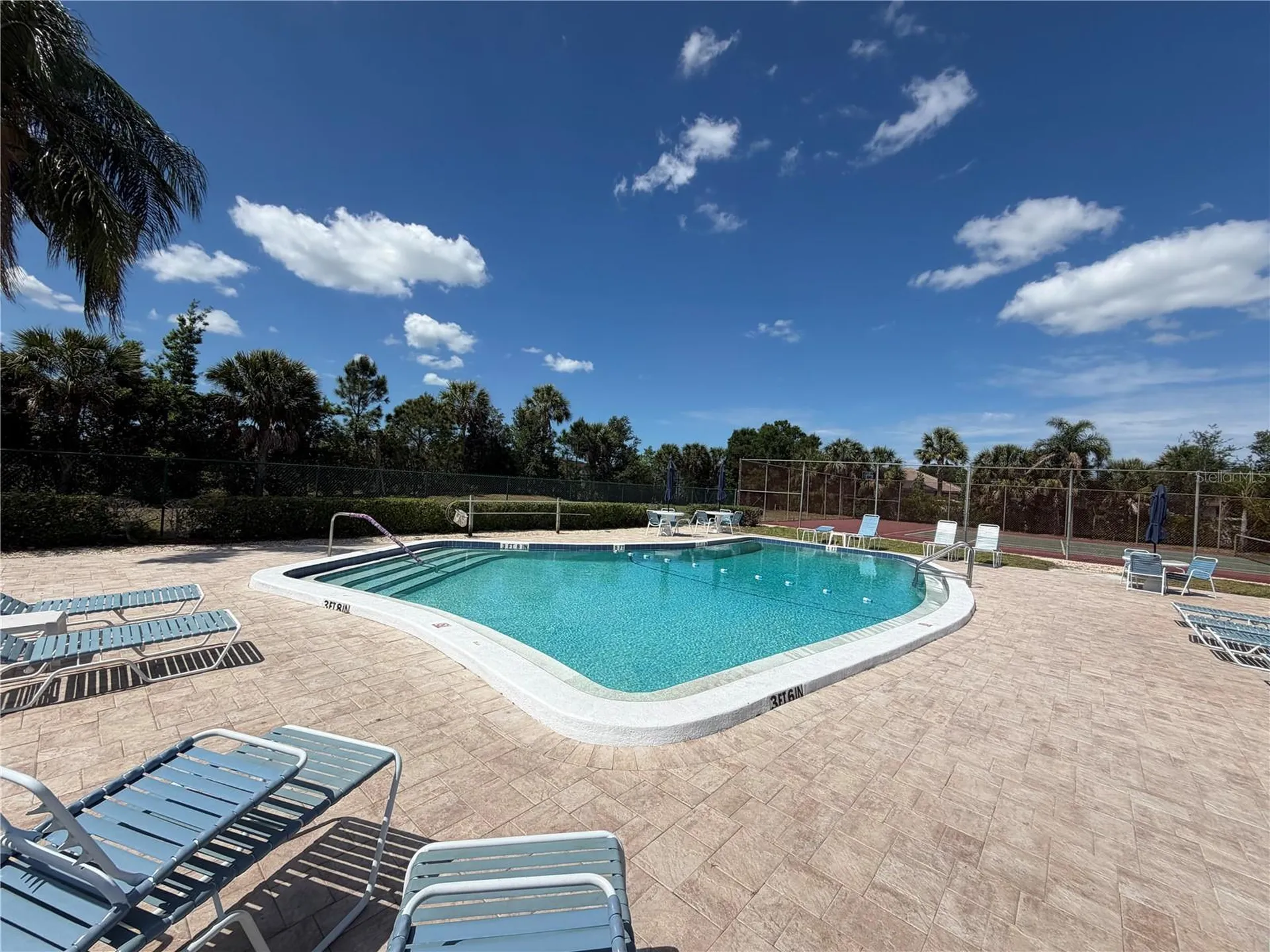 6392 Draw Lane Sarasota FL 34238