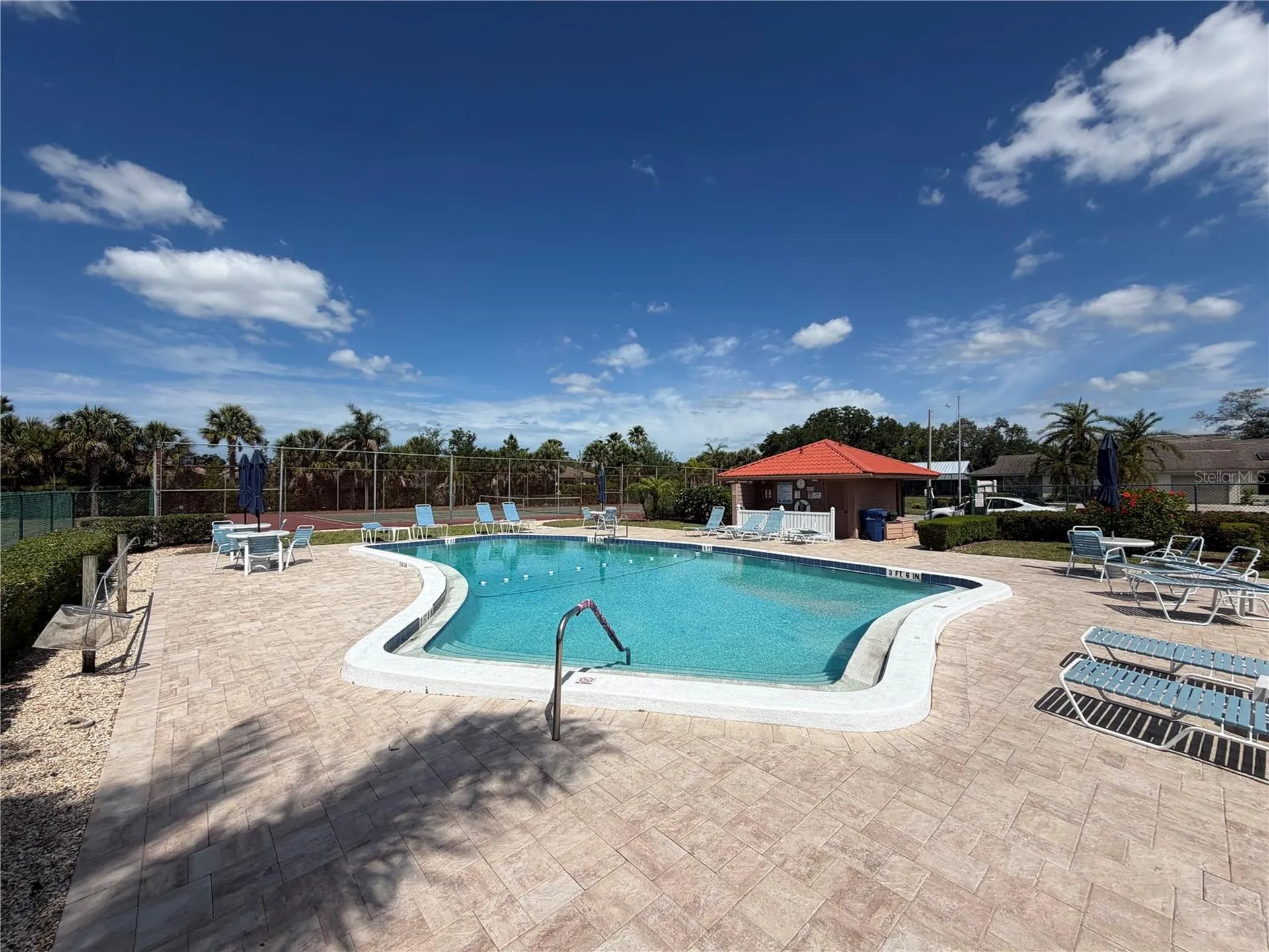 6392 Draw Lane Sarasota FL 34238