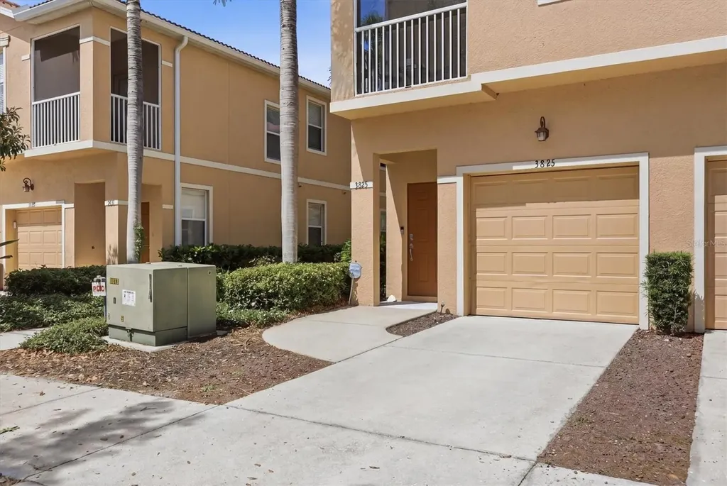 3825 Parkridge Circle Sarasota FL 34243