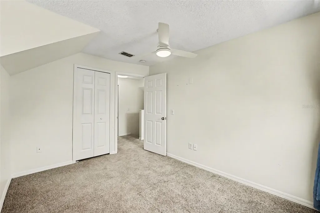 5865 Meadowpark Place Lithia FL 33547