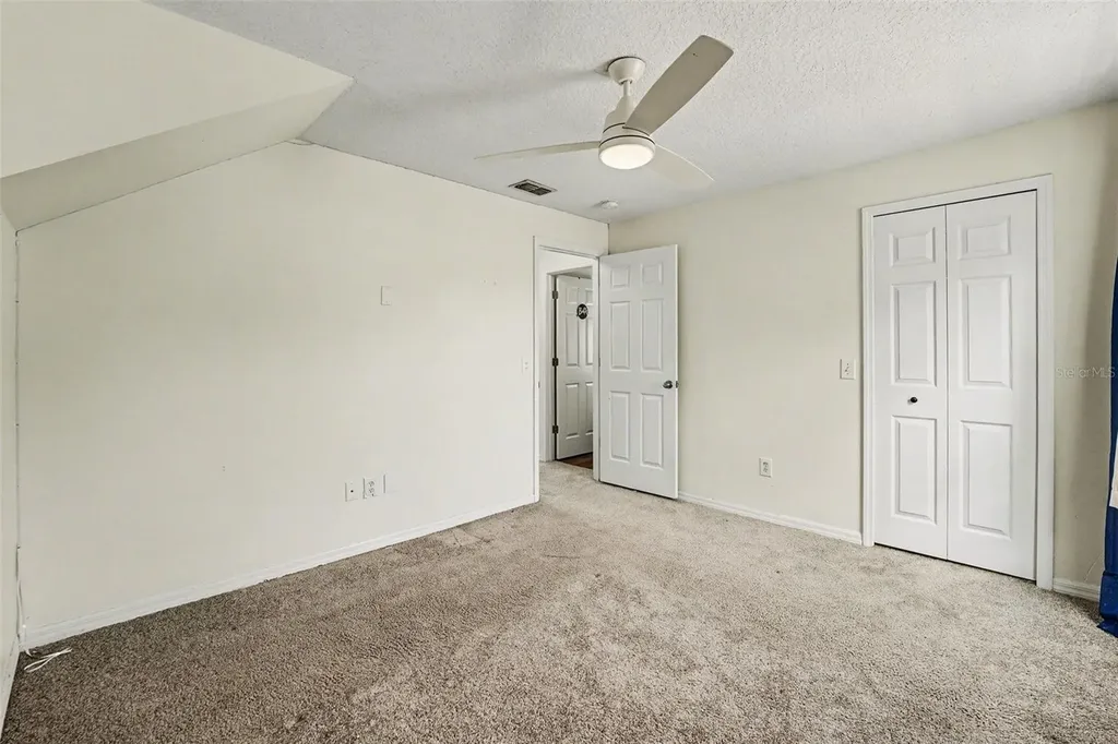 5865 Meadowpark Place Lithia FL 33547