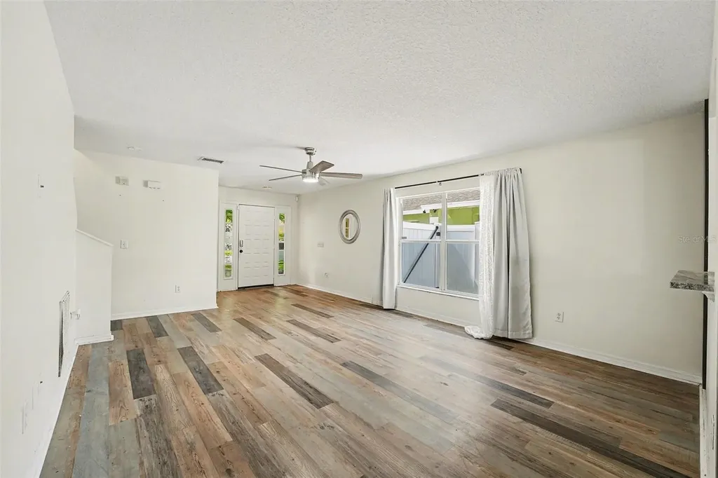 5865 Meadowpark Place Lithia FL 33547