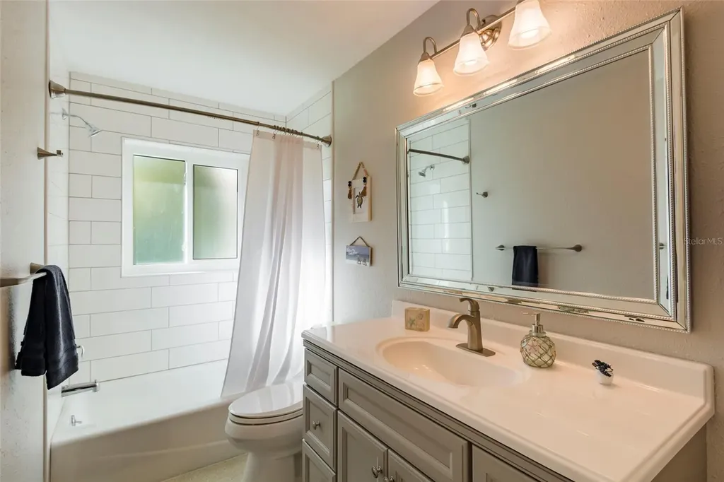 3005 Chase Circle Sarasota FL 34231