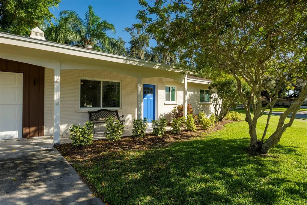 3005 Chase Circle Sarasota FL 34231
