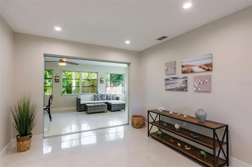 3005 Chase Circle Sarasota FL 34231