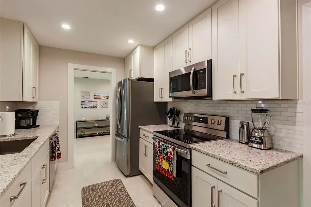 3005 Chase Circle Sarasota FL 34231