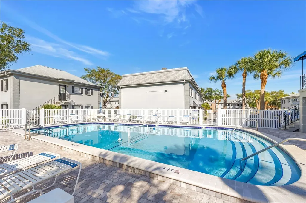 6960 Sunset Drive S South Pasadena FL 33707