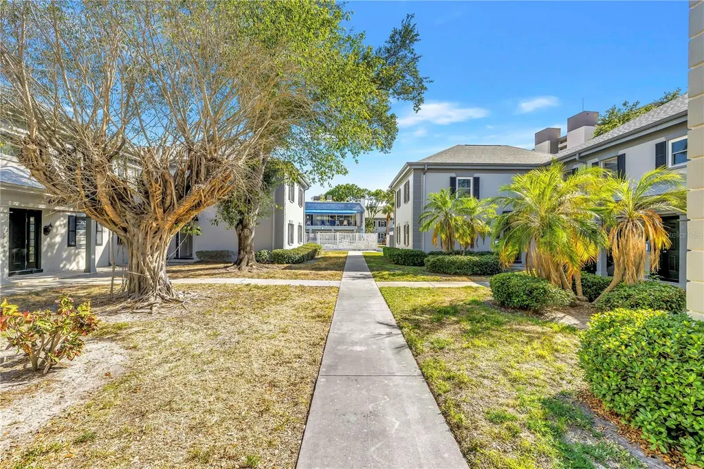 6960 Sunset Drive S South Pasadena FL 33707