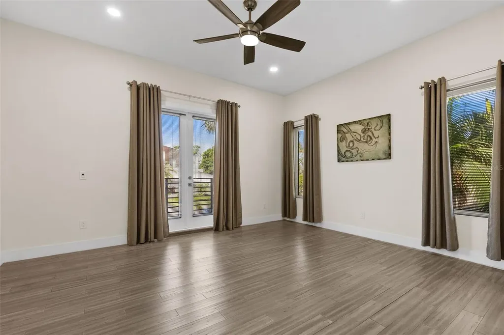 3835 Shore Acres Boulevard NE St Petersburg FL 33703