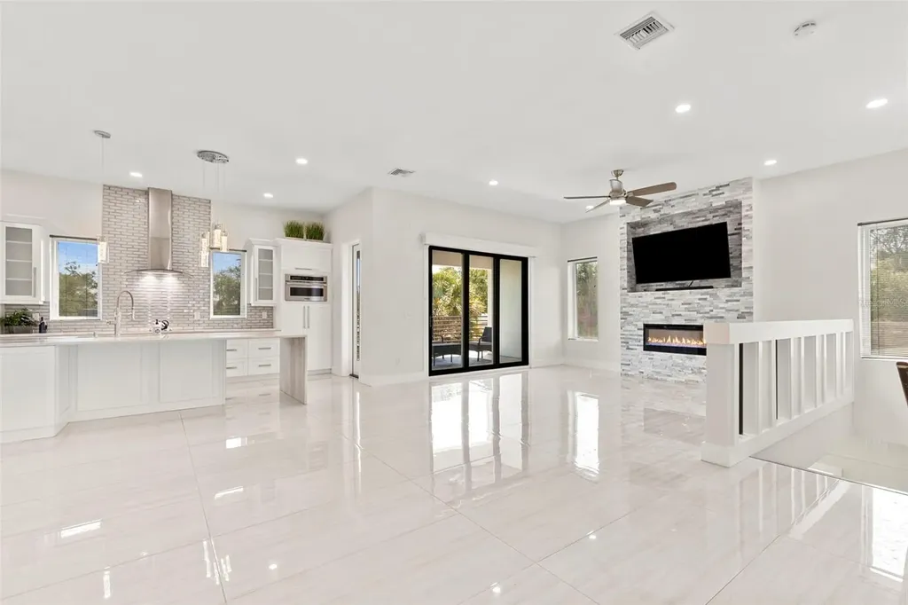 3835 Shore Acres Boulevard NE St Petersburg FL 33703