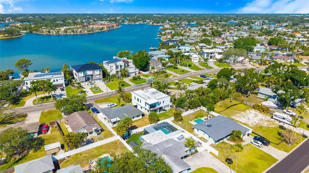 3835 Shore Acres Boulevard NE St Petersburg FL 33703