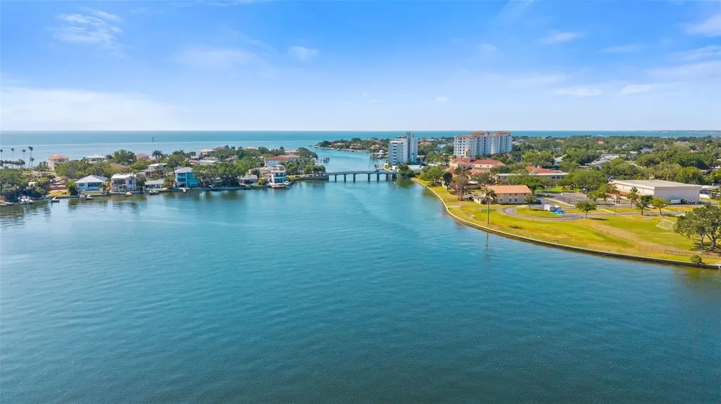 3835 Shore Acres Boulevard NE St Petersburg FL 33703