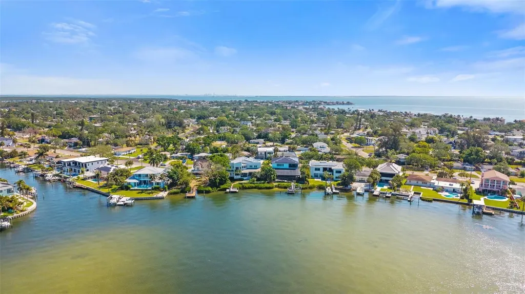 3835 Shore Acres Boulevard NE St Petersburg FL 33703