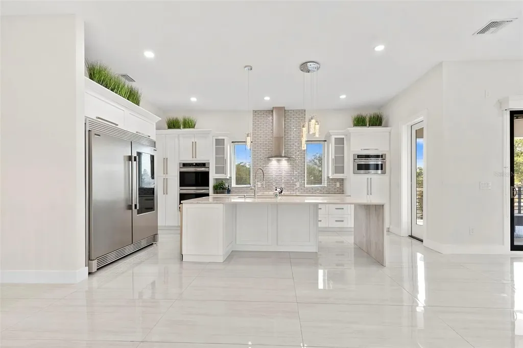 3835 Shore Acres Boulevard NE St Petersburg FL 33703