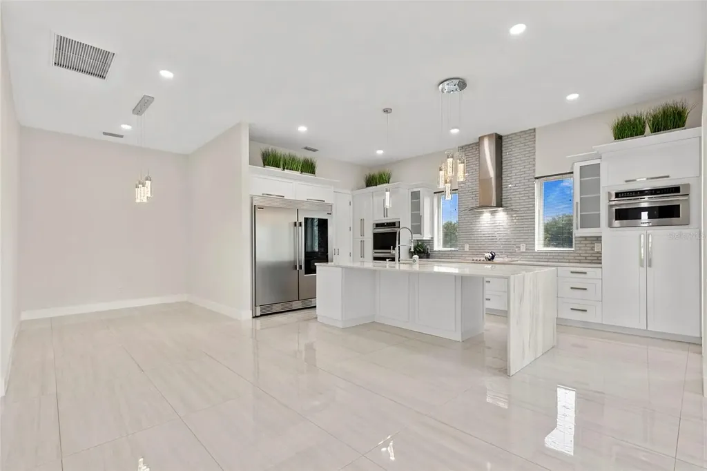 3835 Shore Acres Boulevard NE St Petersburg FL 33703