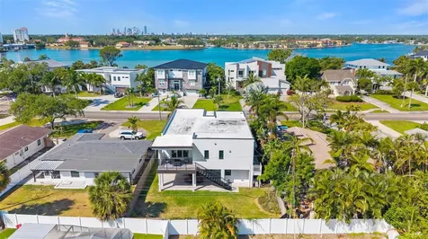 3835 Shore Acres Boulevard NE St Petersburg FL 33703