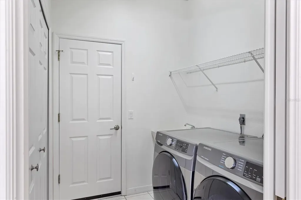 8501 Park Shore Lane Sarasota FL 34238
