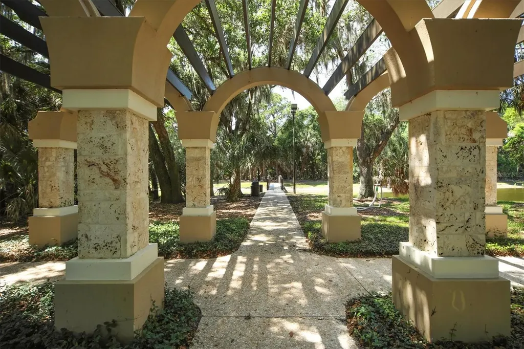 8501 Park Shore Lane Sarasota FL 34238