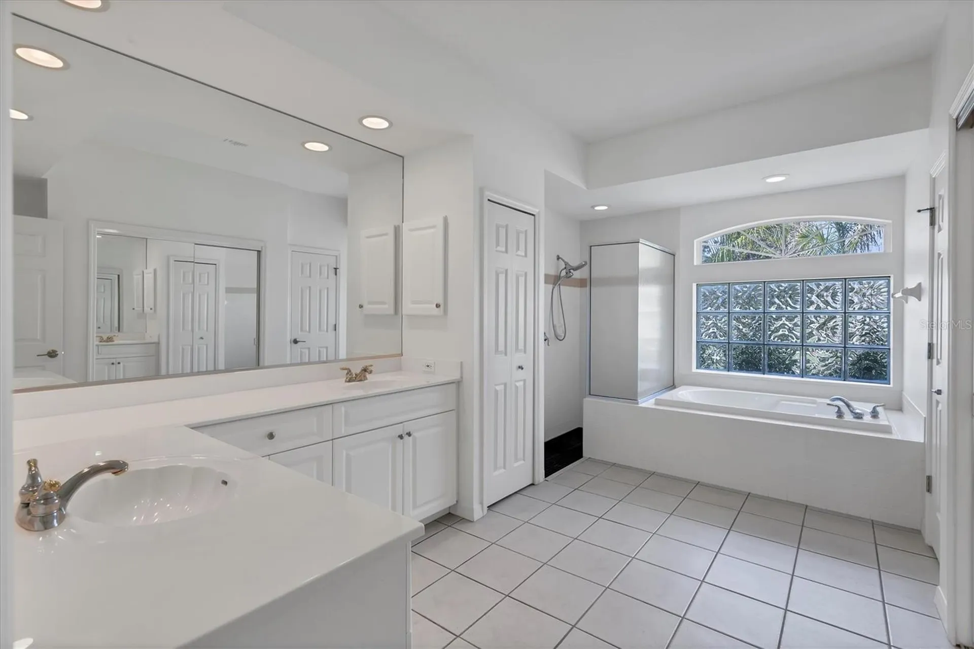 8501 Park Shore Lane Sarasota FL 34238