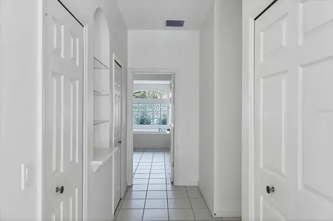 8501 Park Shore Lane Sarasota FL 34238