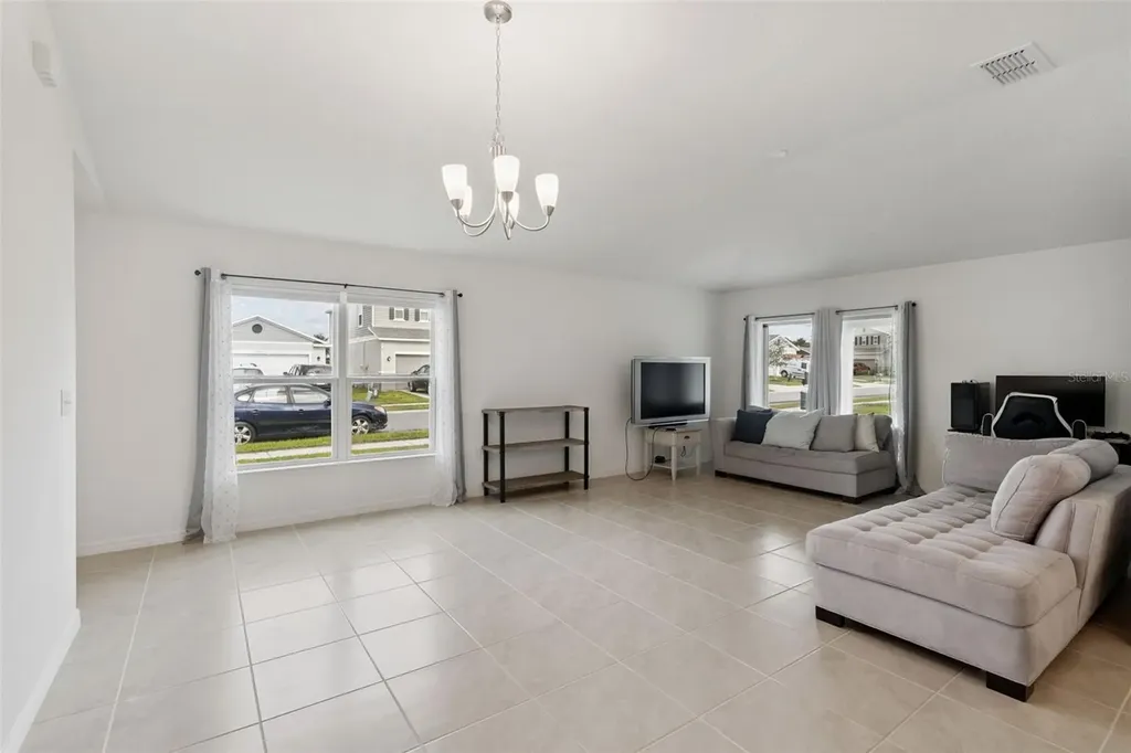 1247 Papaya Circle Davenport FL 33897