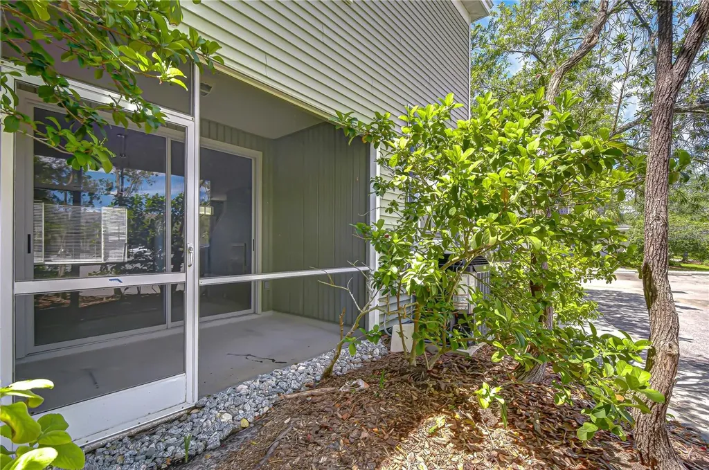 12473 Country White Circle Tampa FL 33635