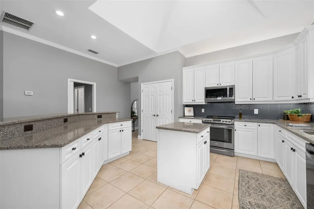8964 SW 64th Lane Gainesville FL 32608
