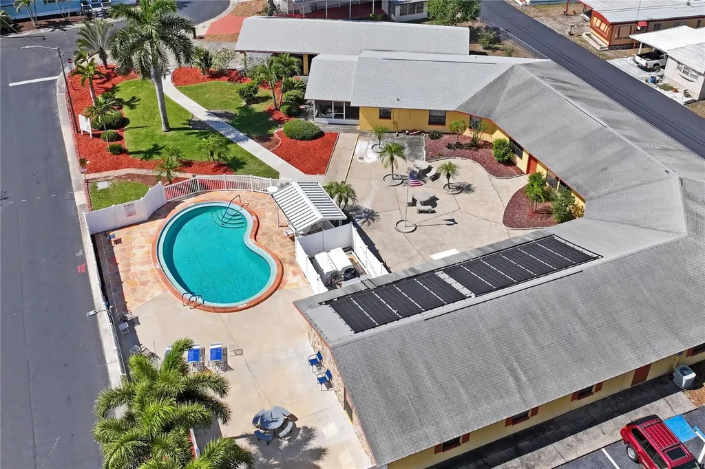 6950 46th Avenue N St Petersburg FL 33709