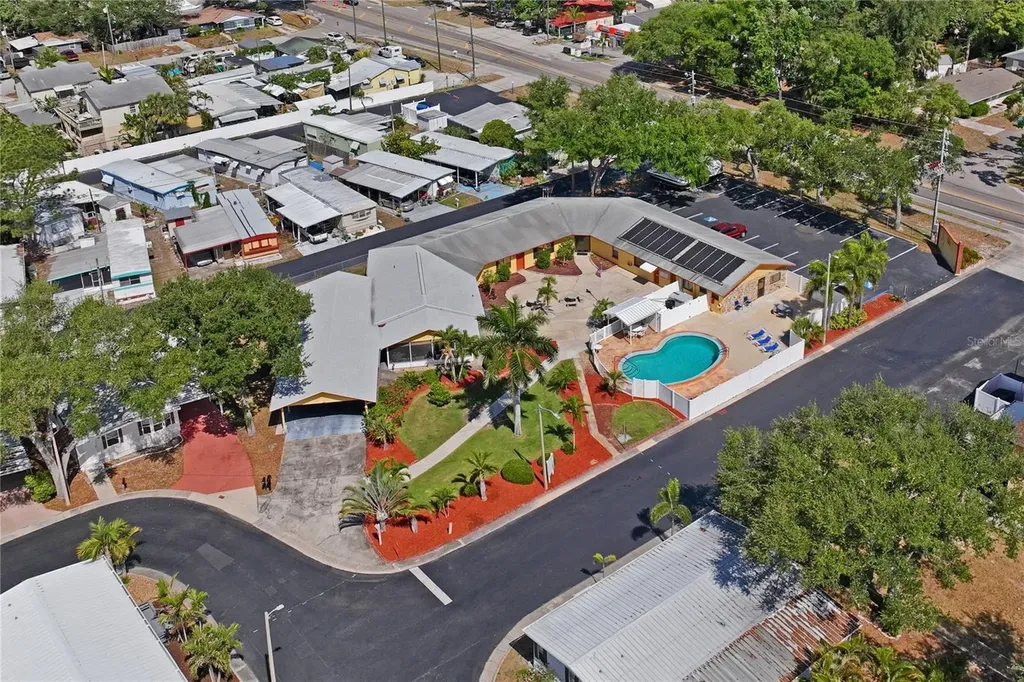 6950 46th Avenue N St Petersburg FL 33709