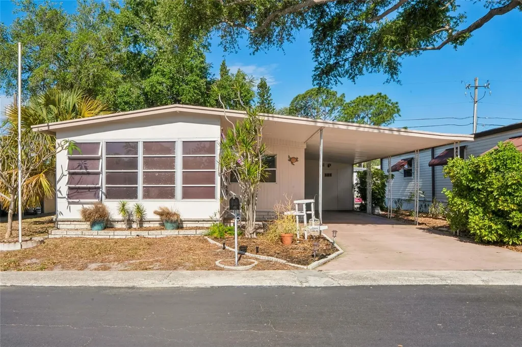 6950 46th Avenue N St Petersburg FL 33709