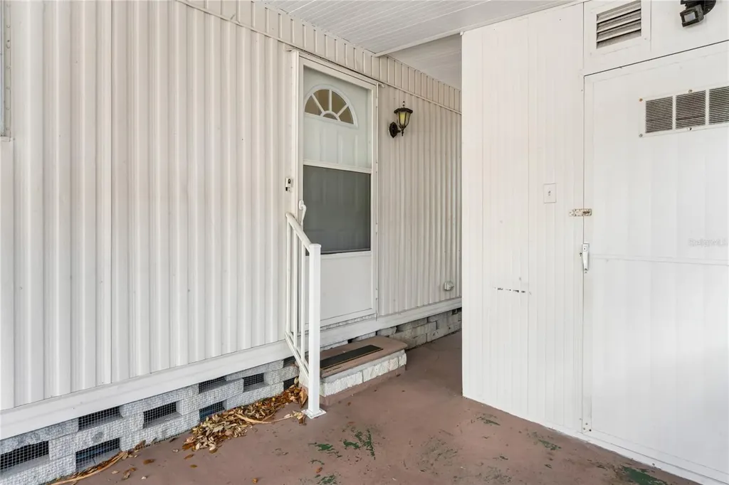 6950 46th Avenue N St Petersburg FL 33709