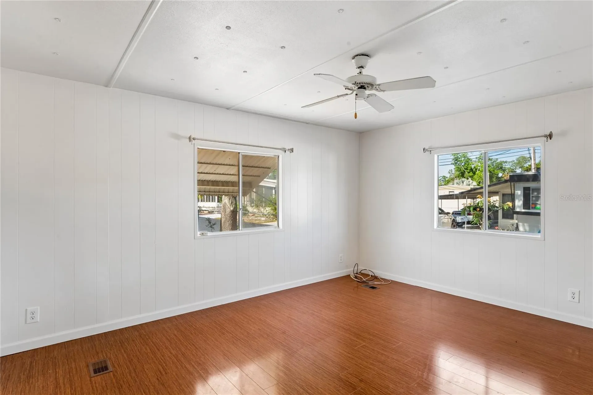 6950 46th Avenue N St Petersburg FL 33709