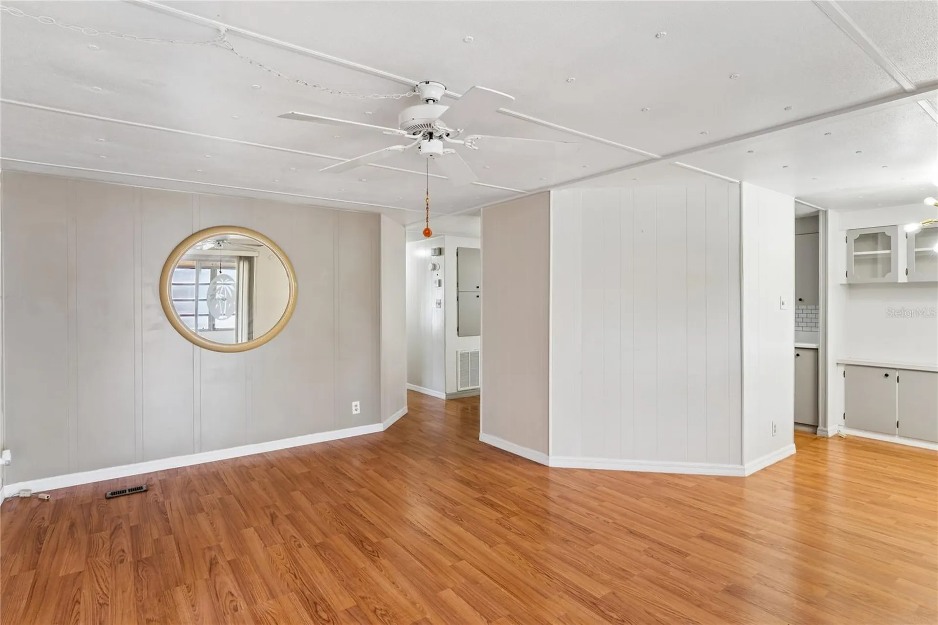 6950 46th Avenue N St Petersburg FL 33709