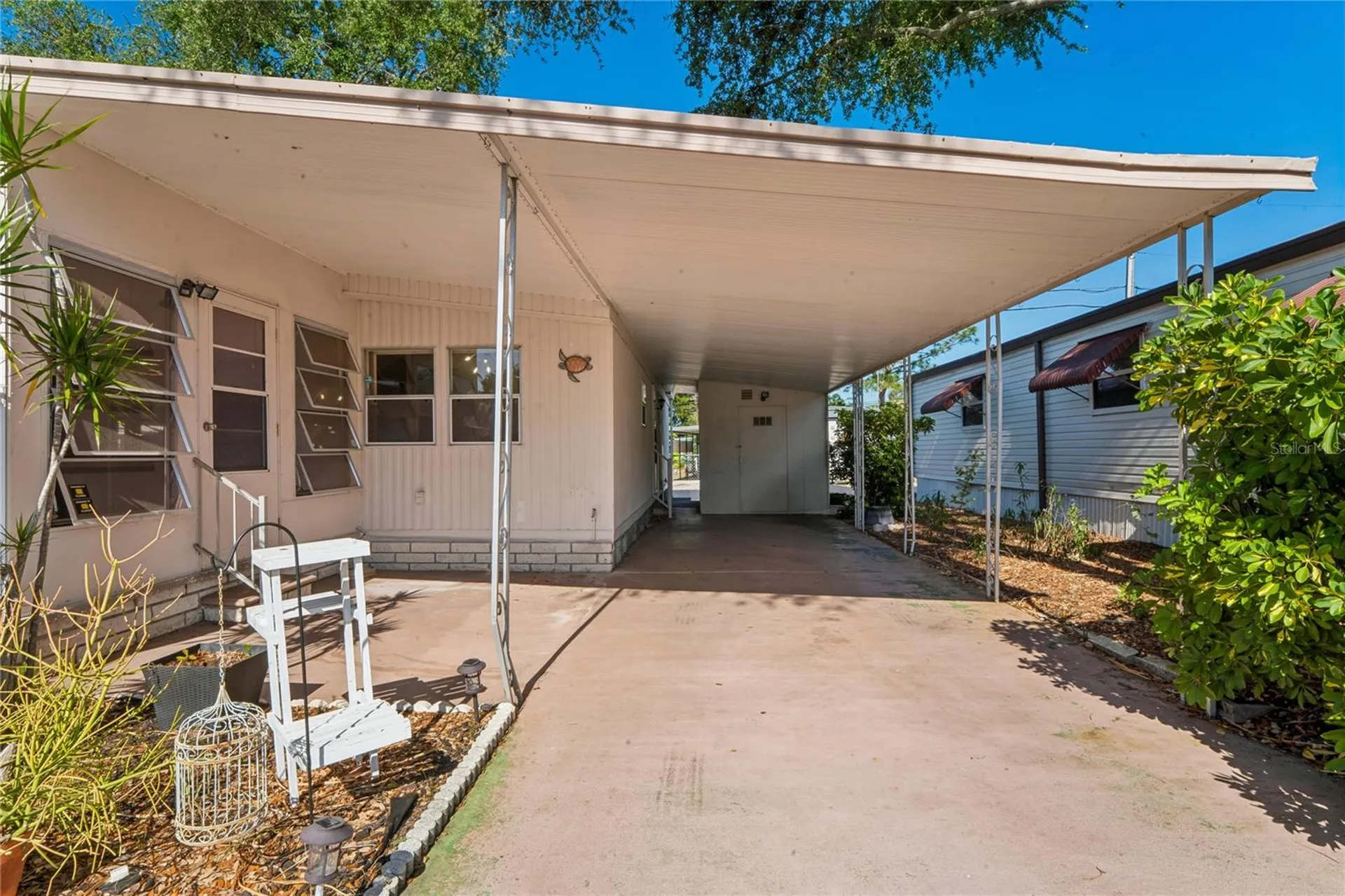 6950 46th Avenue N St Petersburg FL 33709