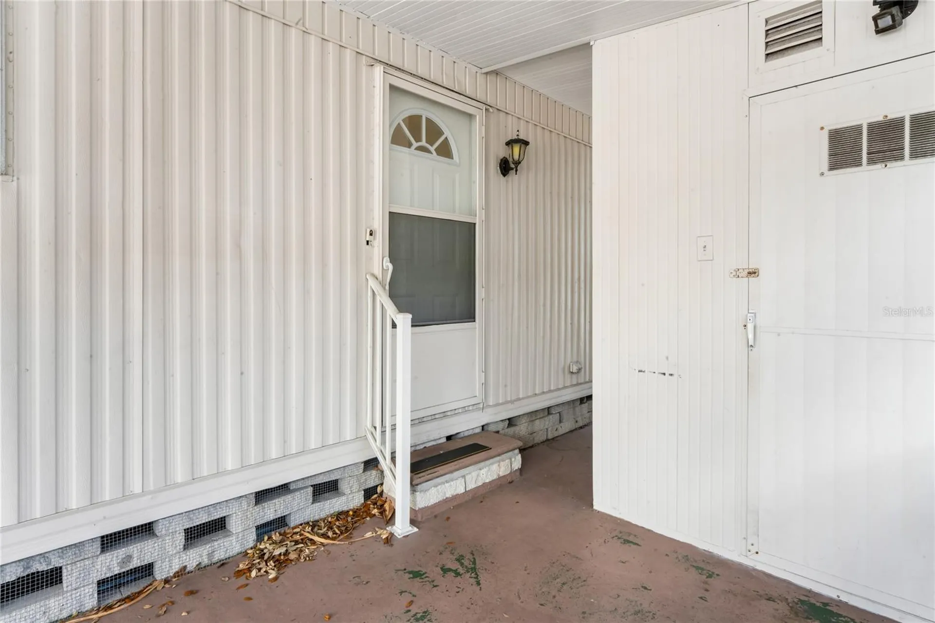 6950 46th Avenue N St Petersburg FL 33709